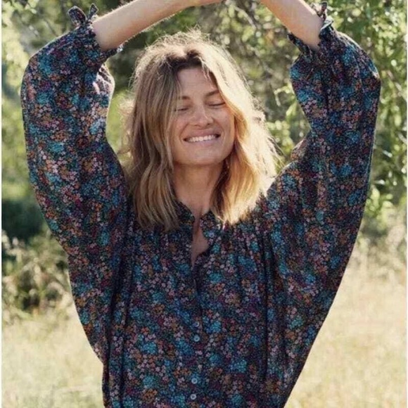 Doen Rose Blouse in Navy Lady Bird Floral XS - Picture 3 of 9